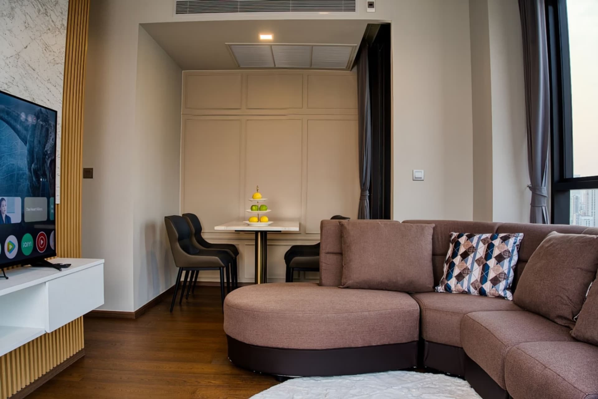 2 Bed Condo for Rent in Khlong Toei - Image 3