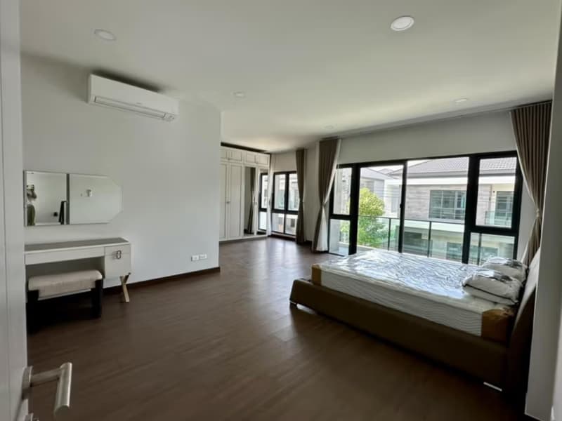 4 Bed House for Rent in Bang Phli