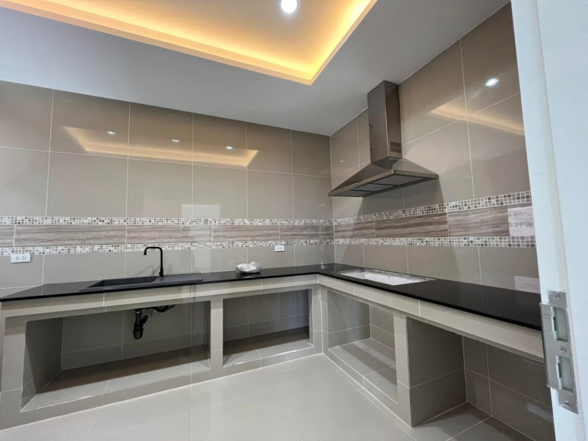 4 Bed House for Sale in Prawet - Image 16
