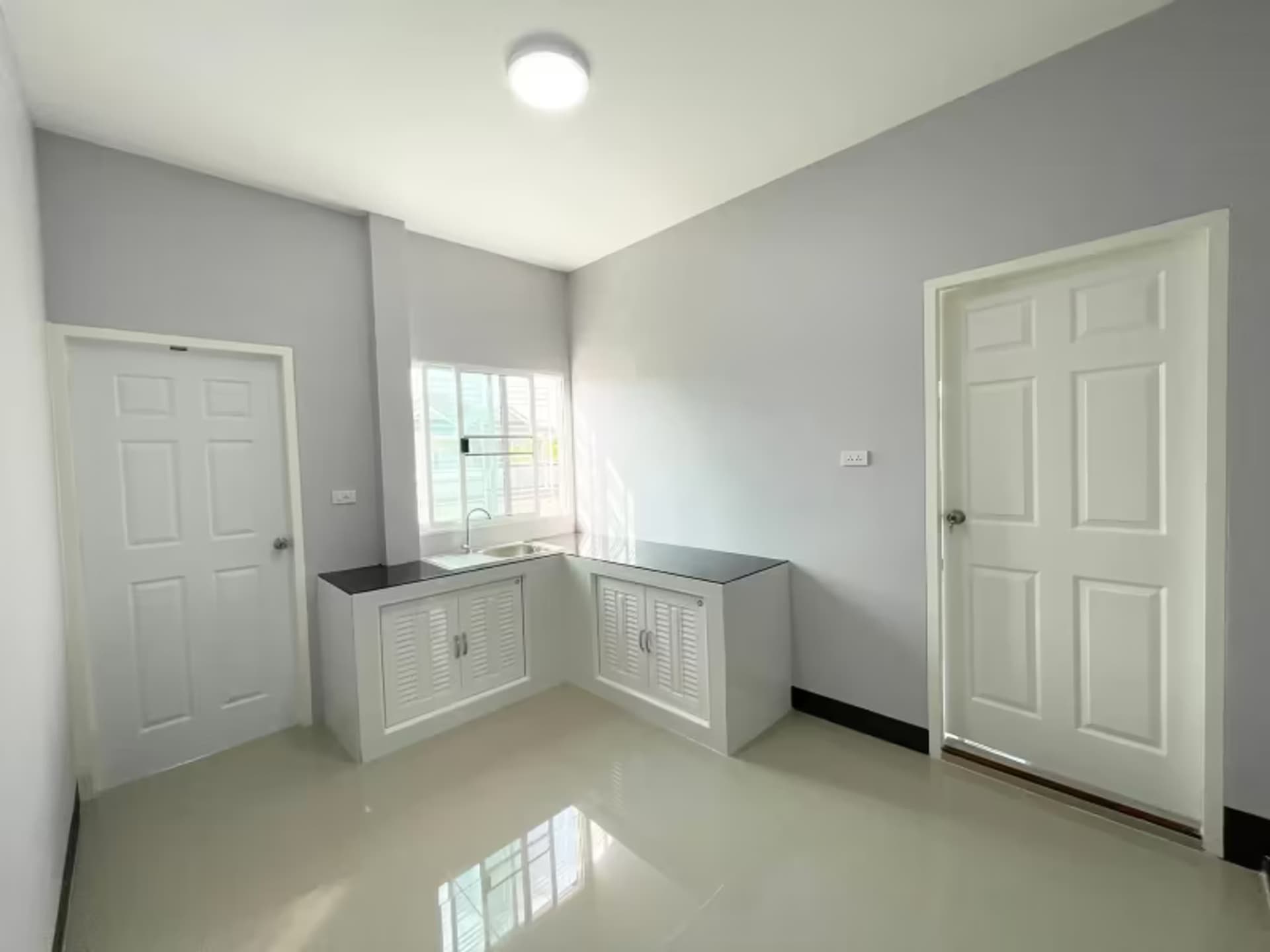 3 Bedroom House - Image 13