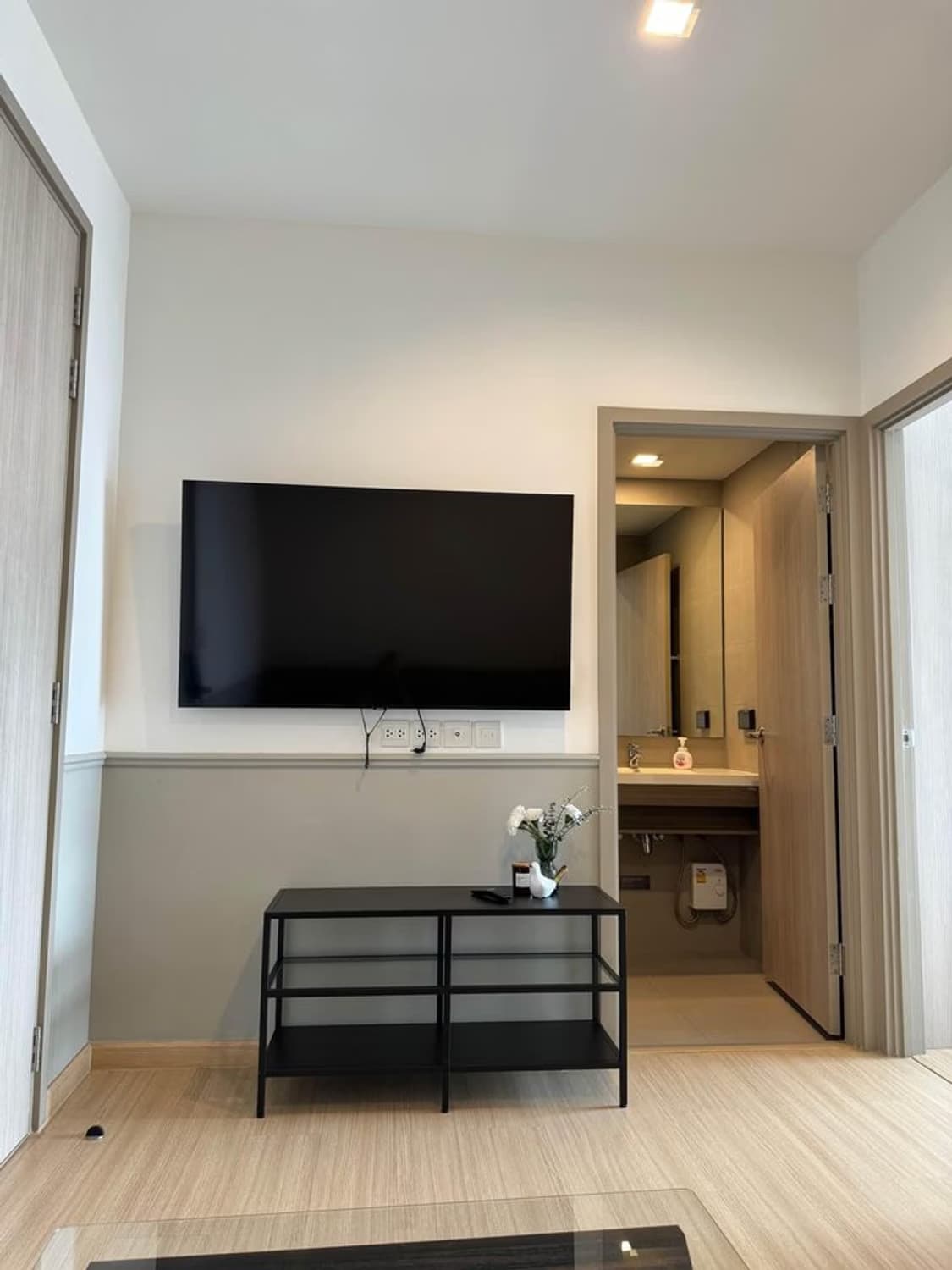 1 Bed Condo for Rent and Sale  Near Punnawithi BTS - Image 5