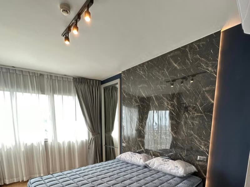 Condo for Rented at Supalai Park Ekkamai - Thonglor