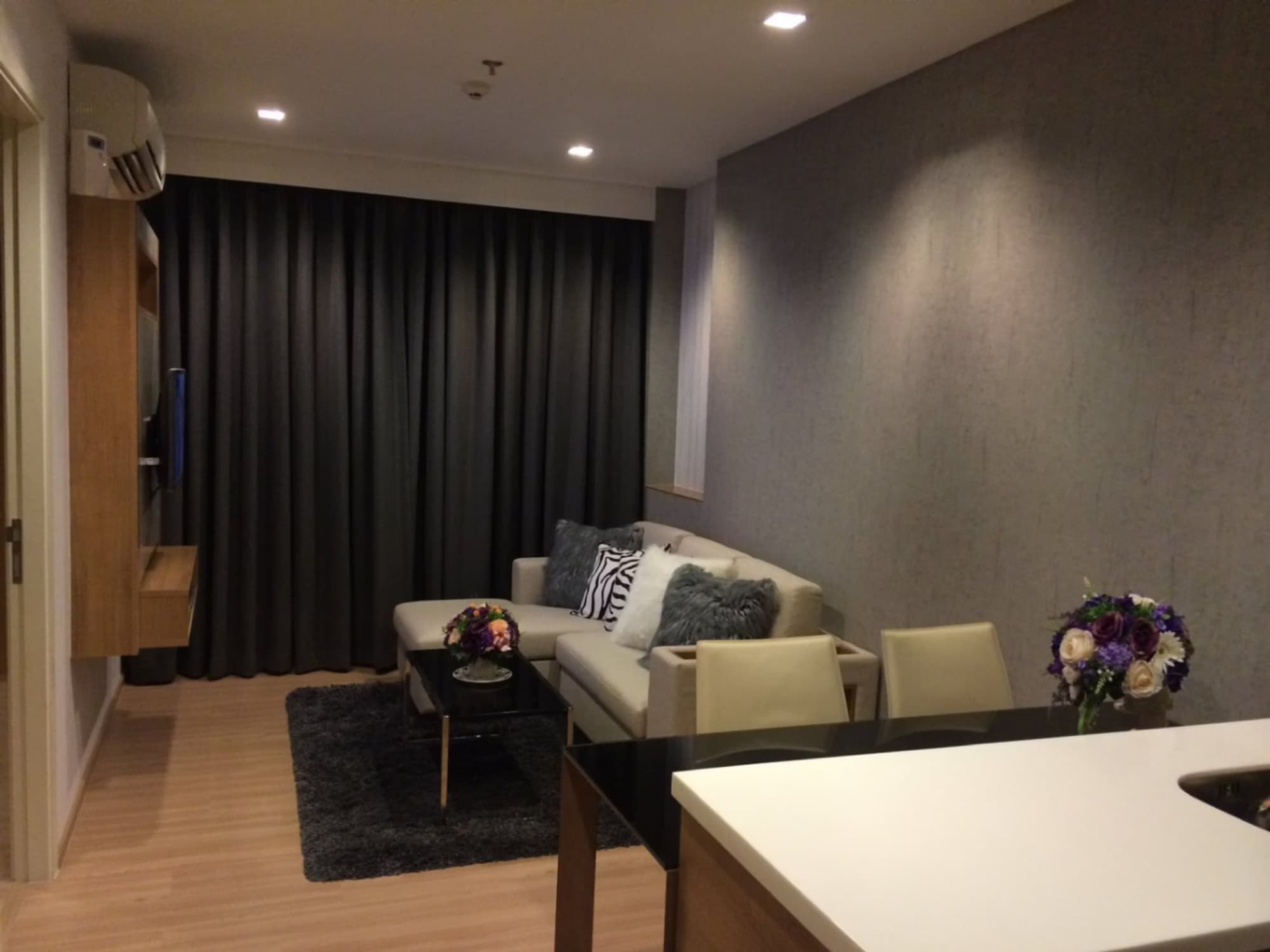 1 Bed Condo for Sale in Phaya Thai - Image 2