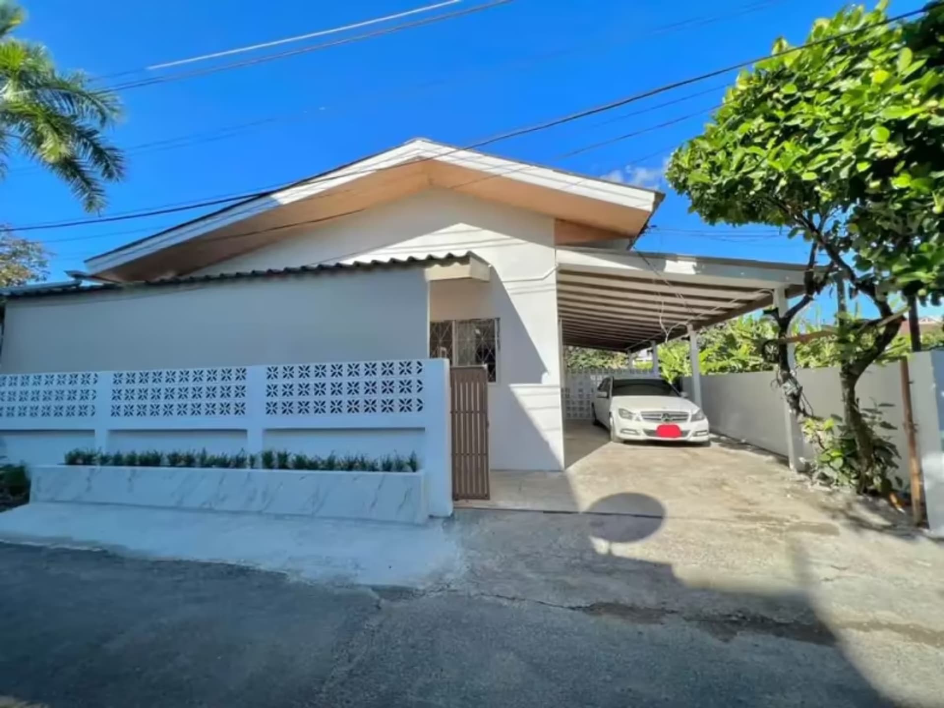 5 Bedroom House - Image 6