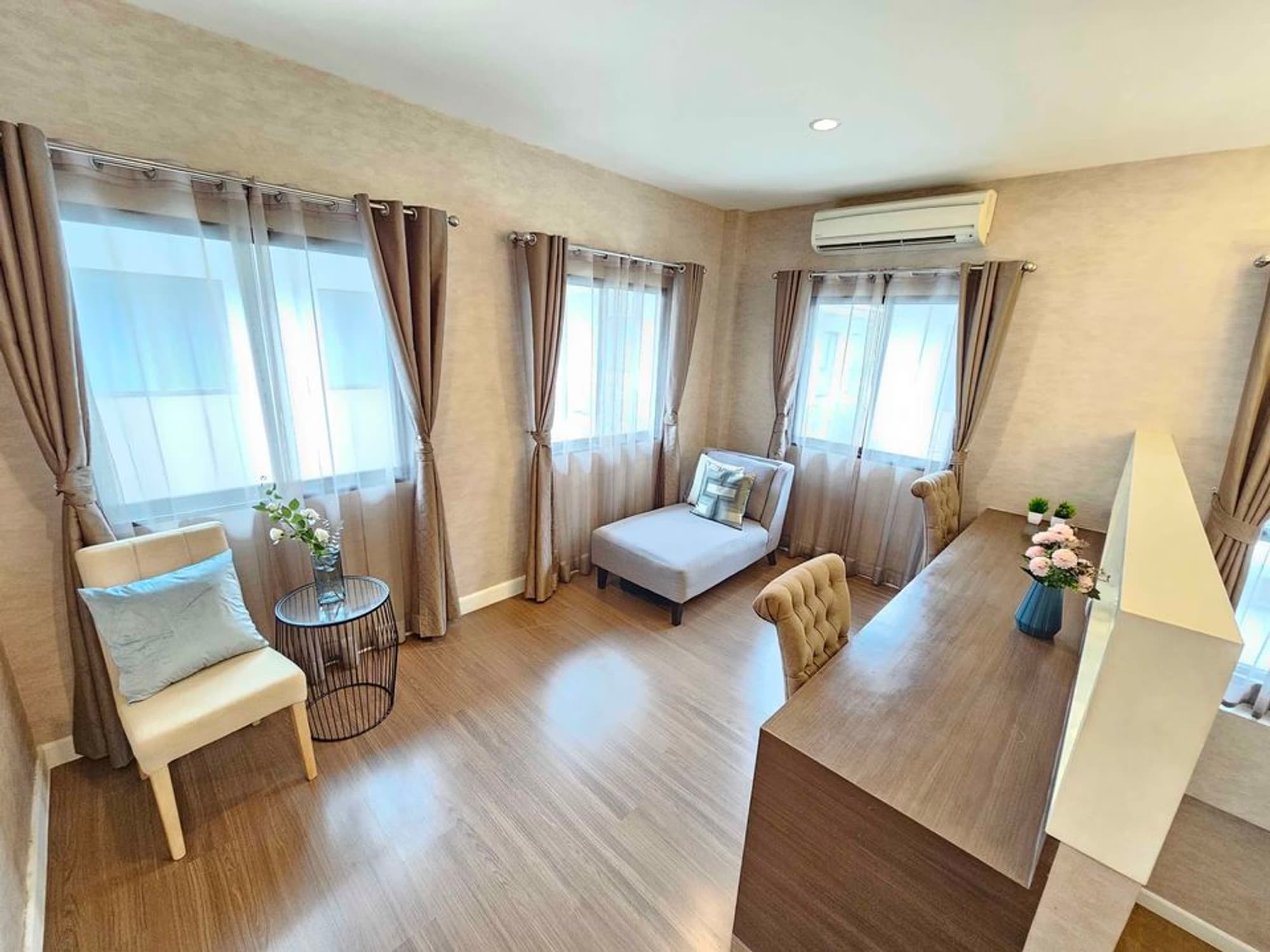 4 Bed House for Rent in Prawet - Image 8