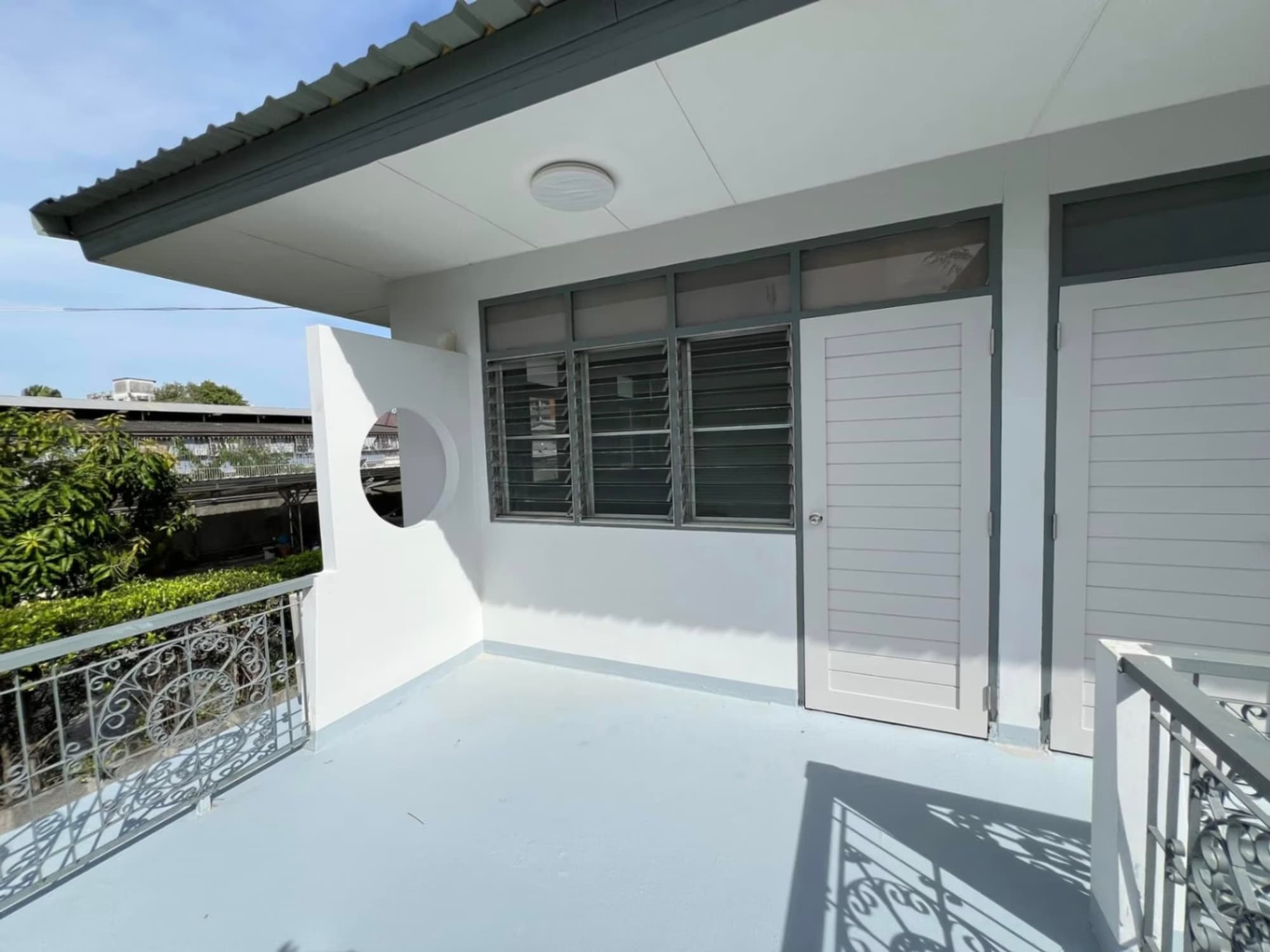4 Bed House for Rent in Bang Na - Image 11