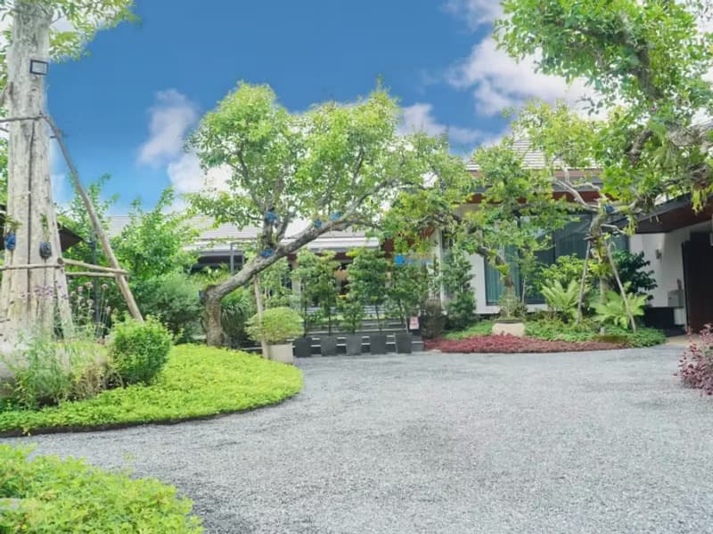 5 Bedroom House