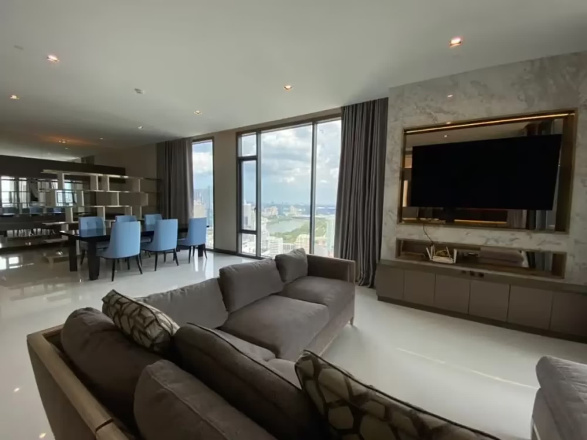 Q1 Sukhumvit Condo by Q House - Image 39