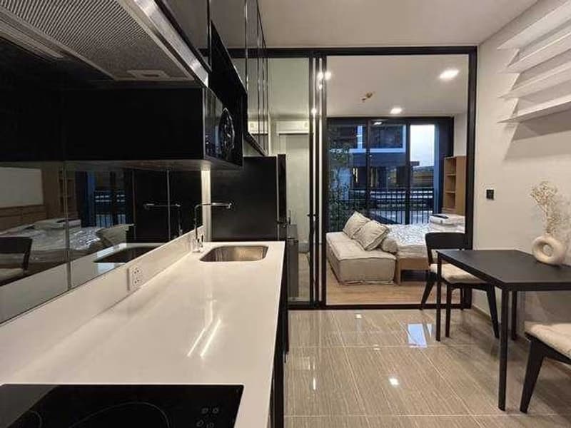 Studio Condo for Rent in Phaya Thai