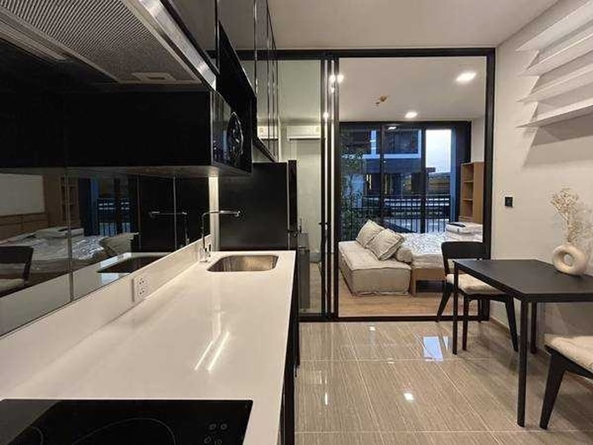 Studio Condo for Rent in Phaya Thai - Image 10
