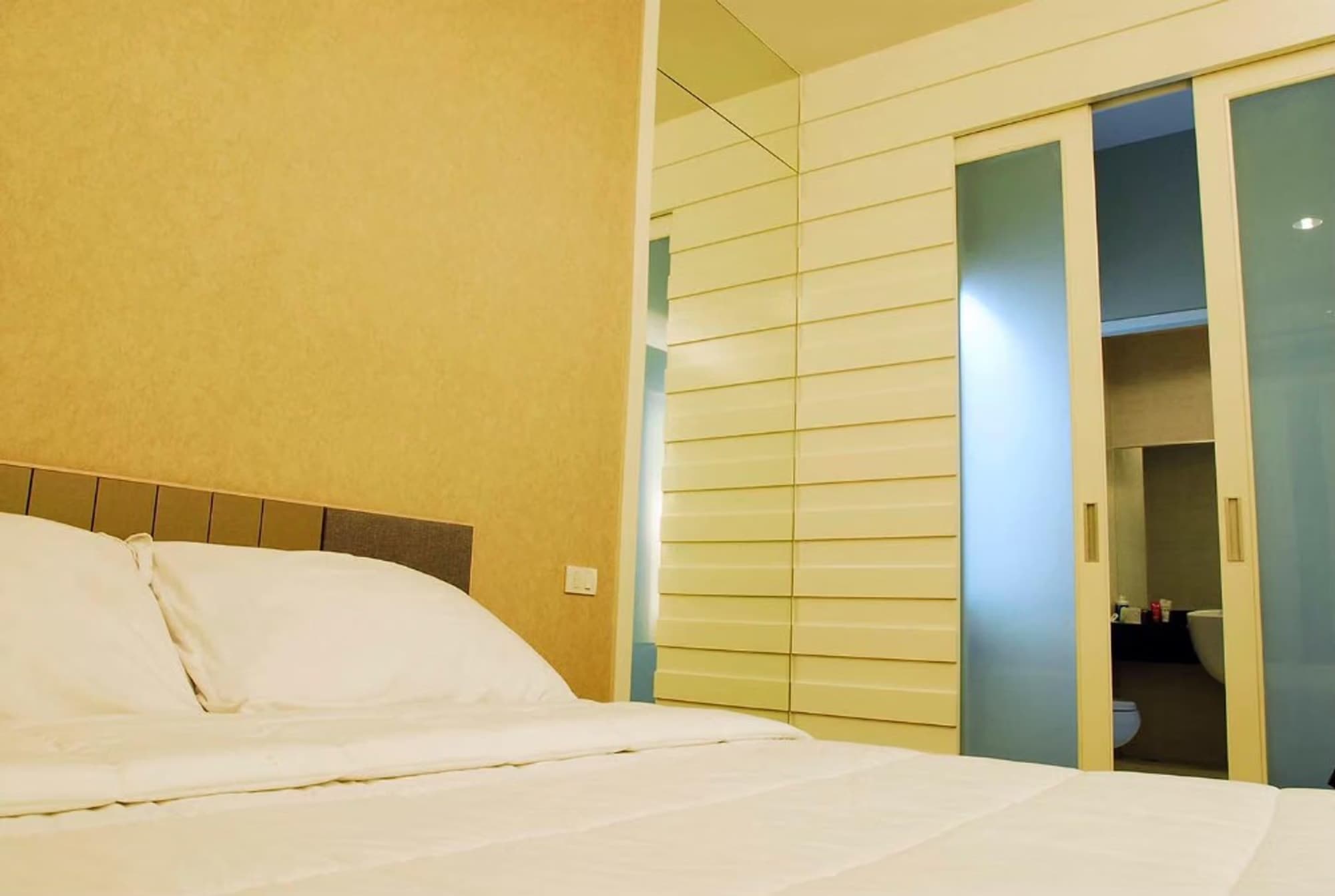 2 Bed Condo for Rent and Sale  Near Si Kritha MRT - Image 14