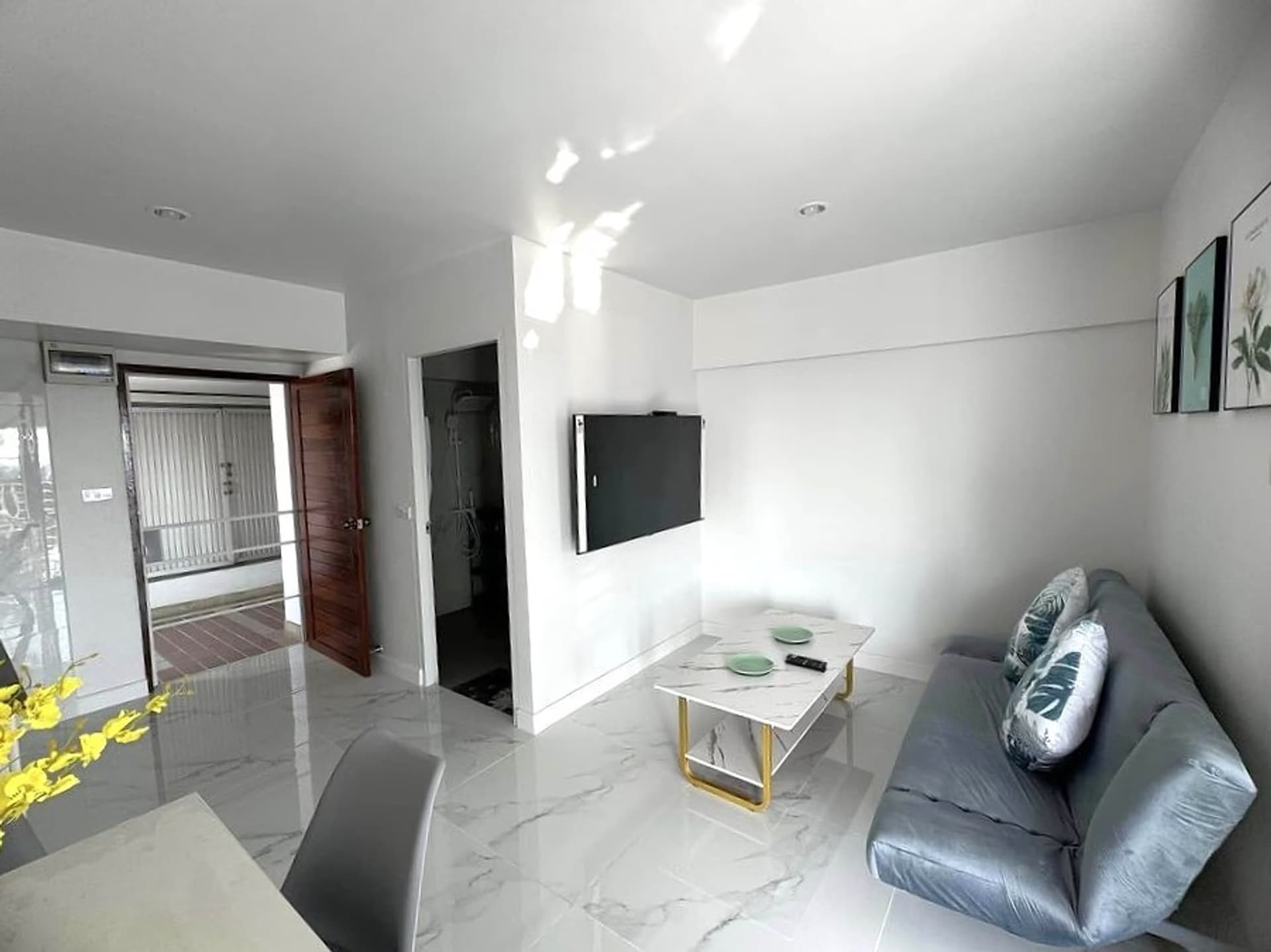  - Image 3