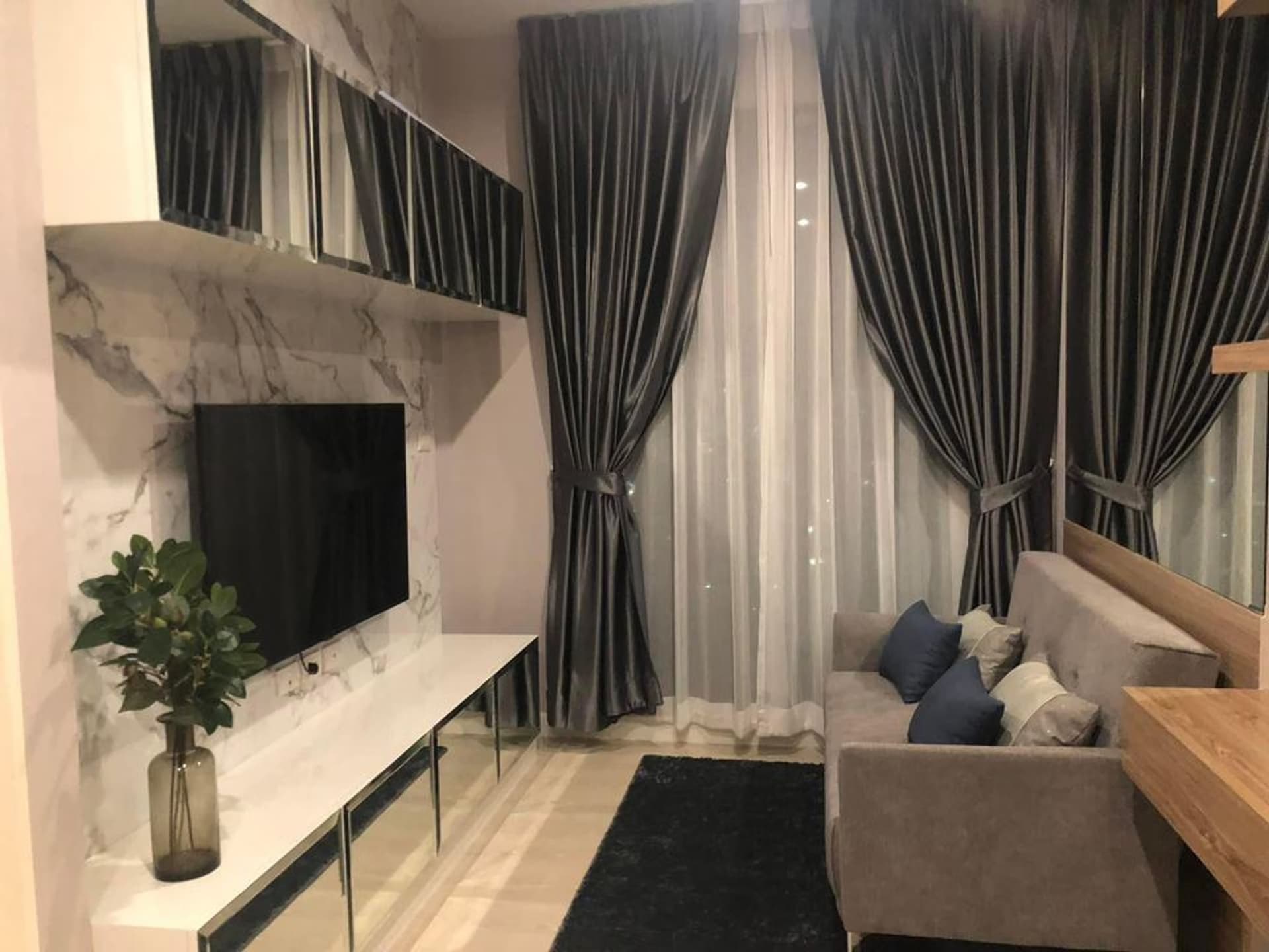 1 Bed Condo for Rent in Huai Khwang - Image 1