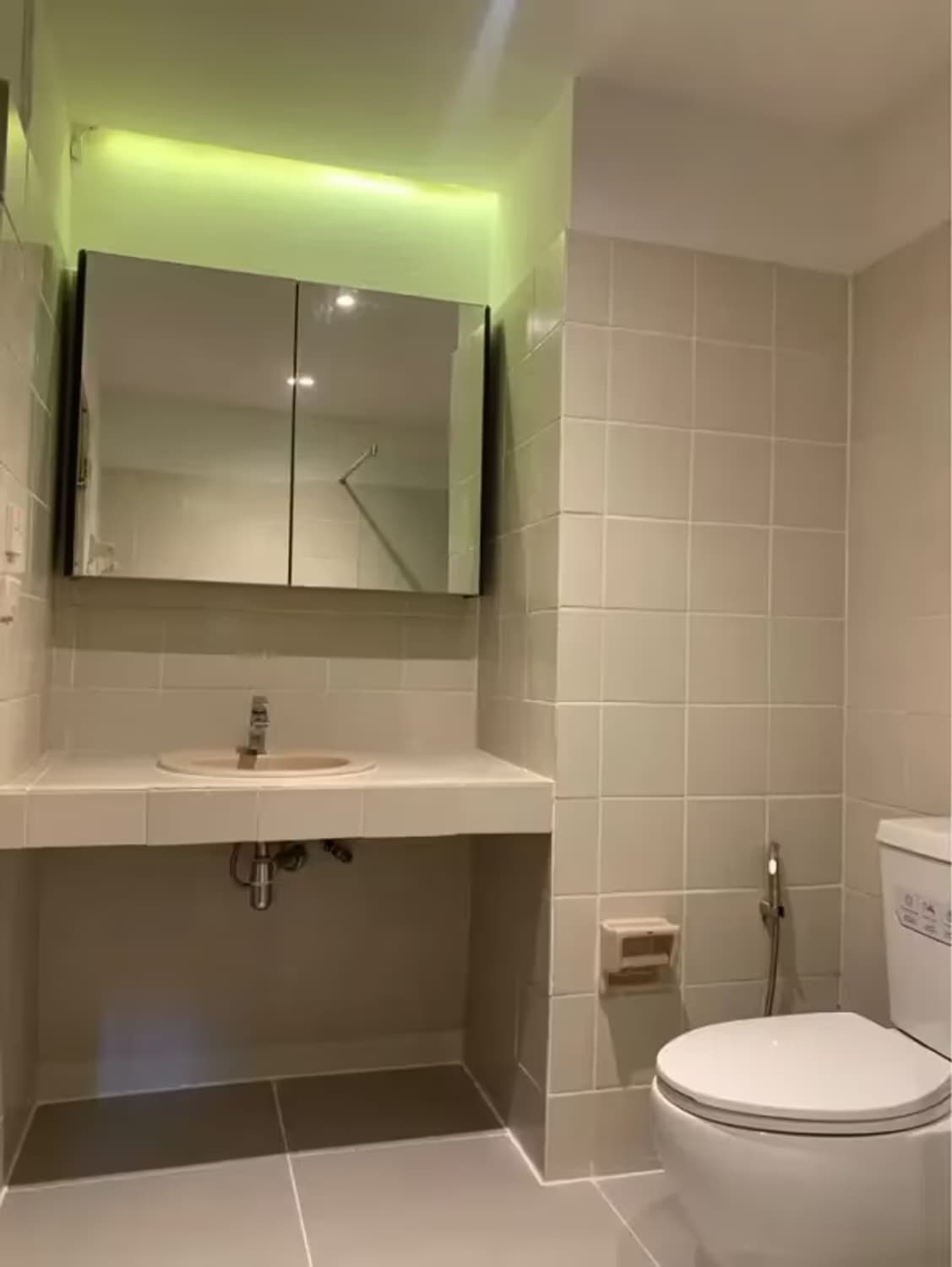 1 Bedroom Condo - Image 2
