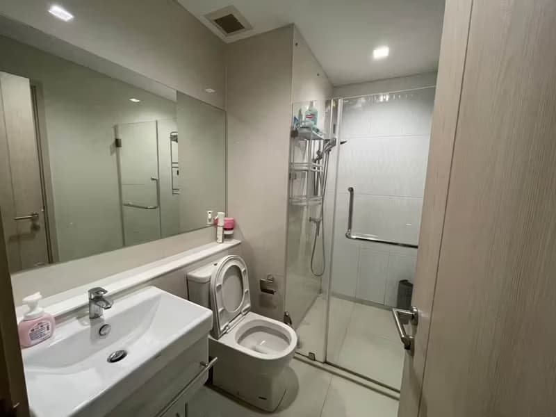 Condo for Sale at Life One Wireless