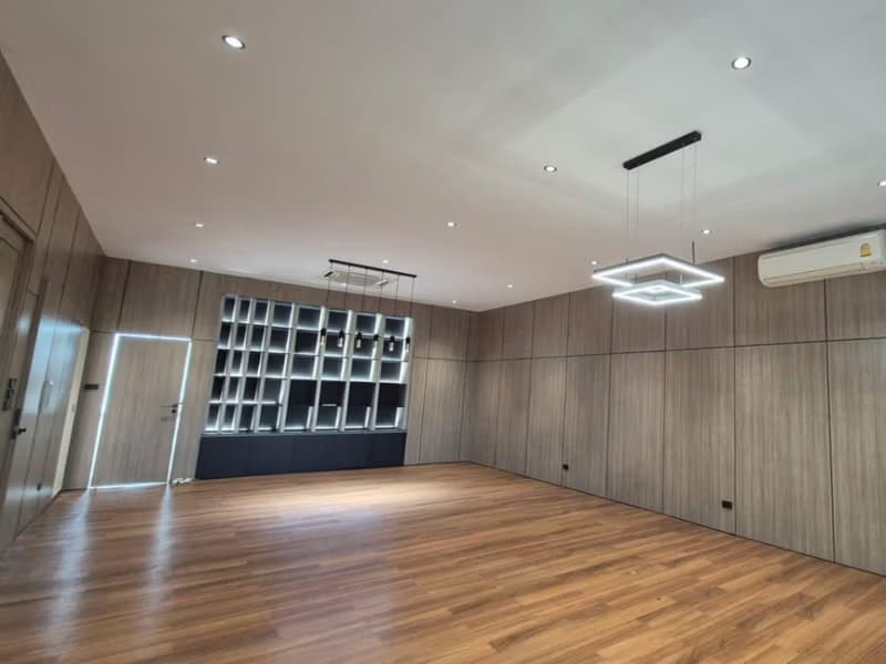 12 Bed Commercial for Rent in Bang Phli