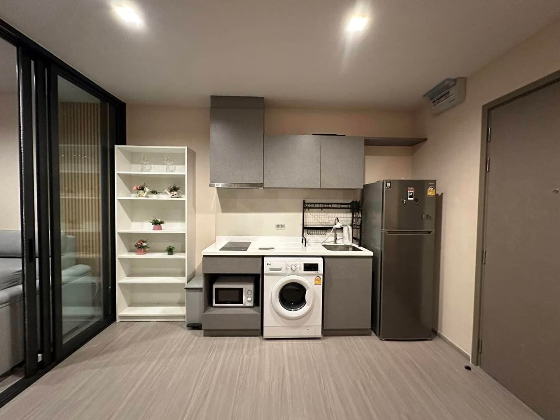 Condo for Rent at Life Asoke Hype - Image 7
