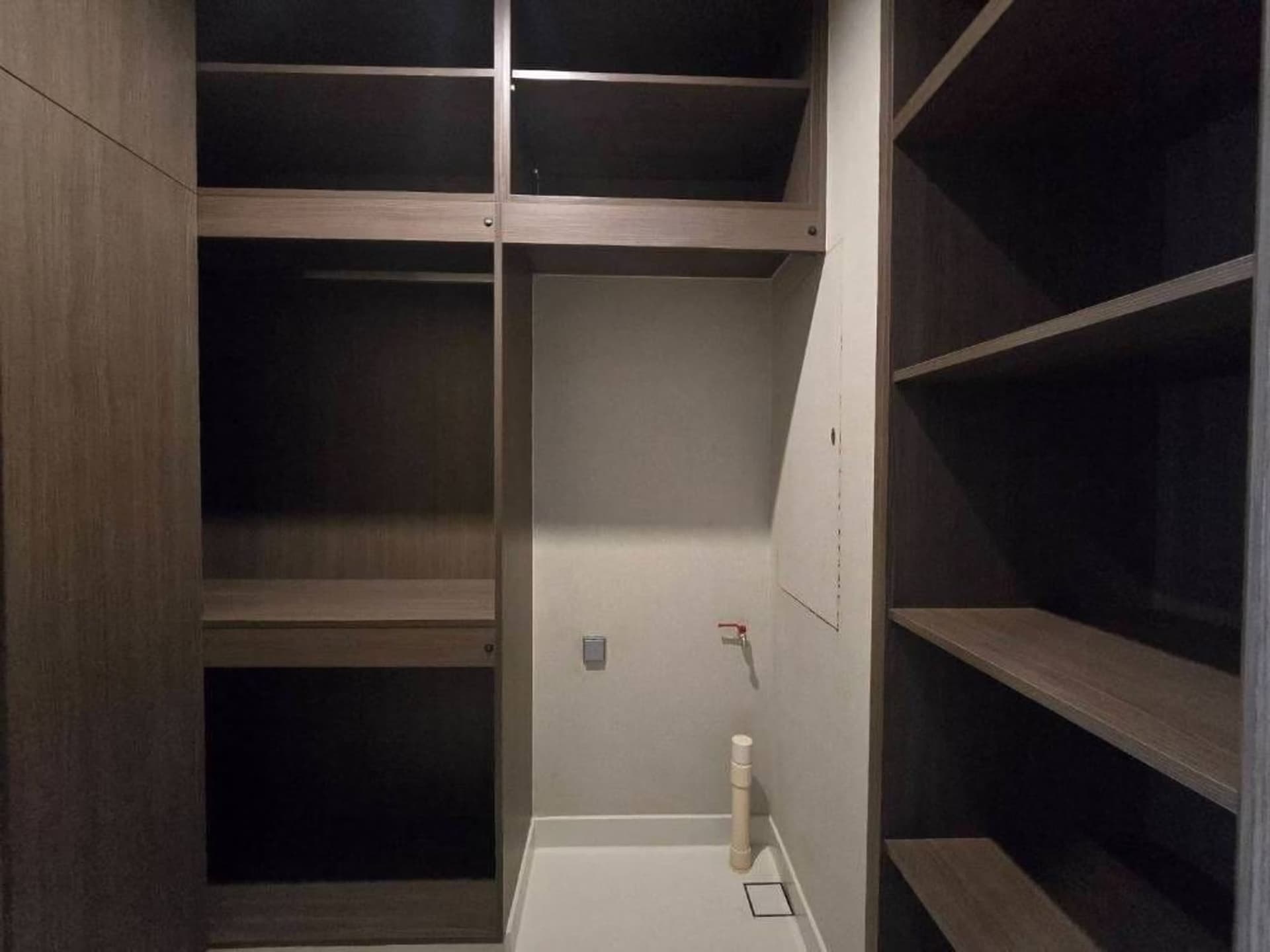 2 Bed Condo for Sale in Khlong Toei - Image 10