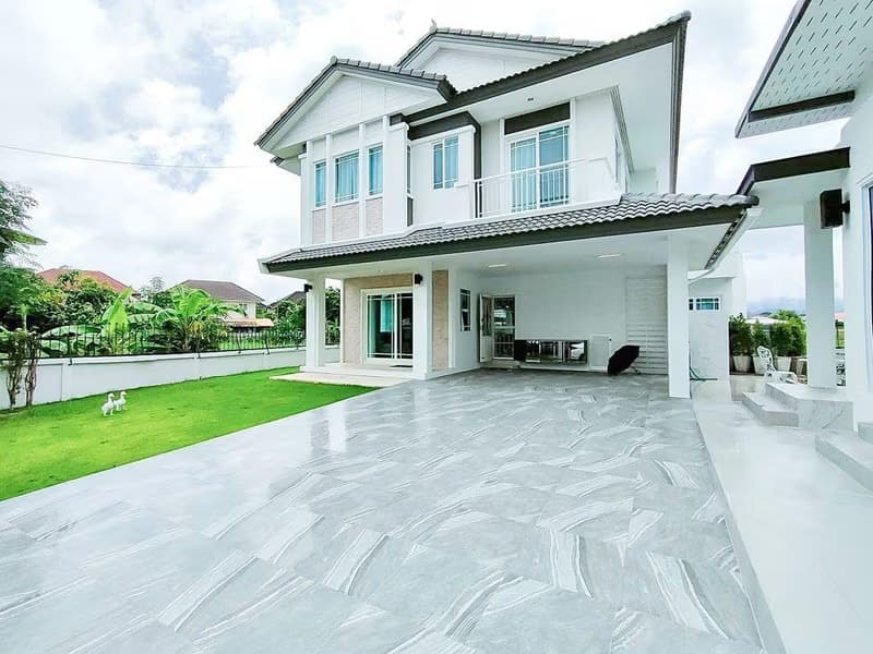 Pool villa house for rent in a frame