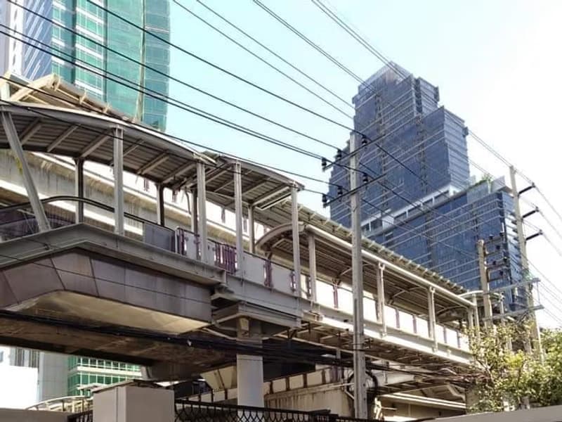 1 Bed Condo for Rent  Near Surasak BTS