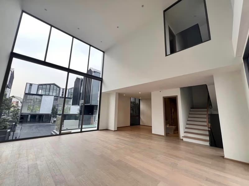 3 Bed House for Rent in Khlong Toei