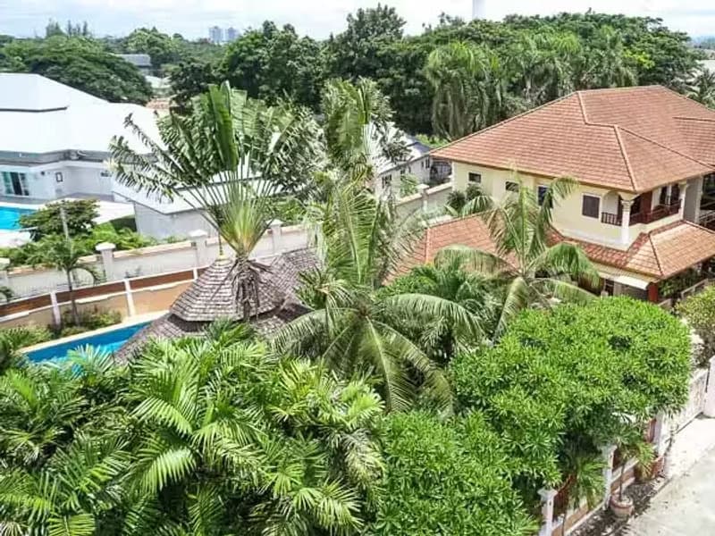 5 Bedroom House