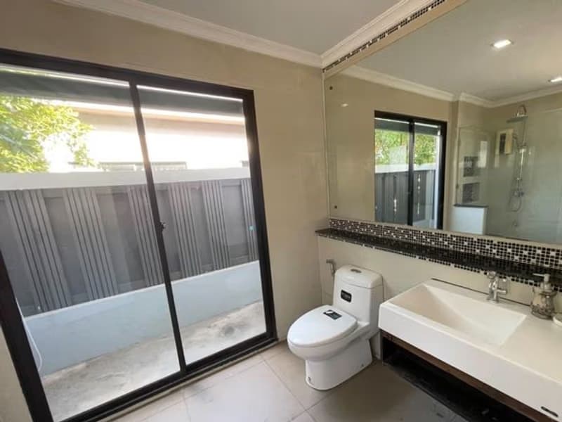 4 Bed House for Sale in Prawet