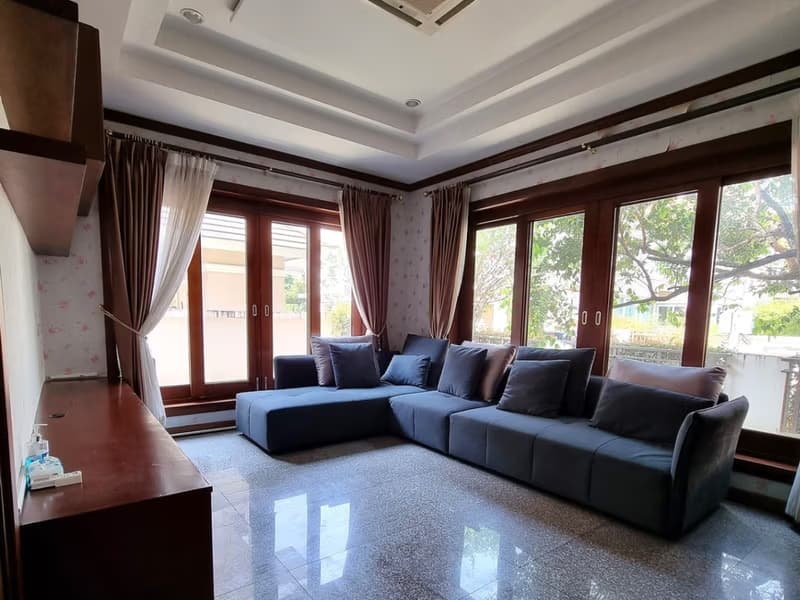 4 Bed House for Rent and Sale in San Kamphaeng