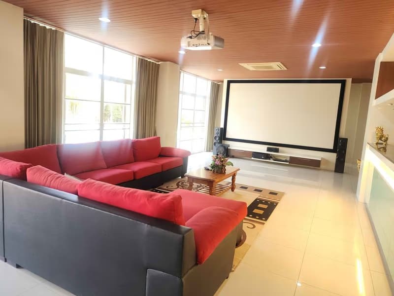 6 Bed House for Rent and Sale in Saraphi