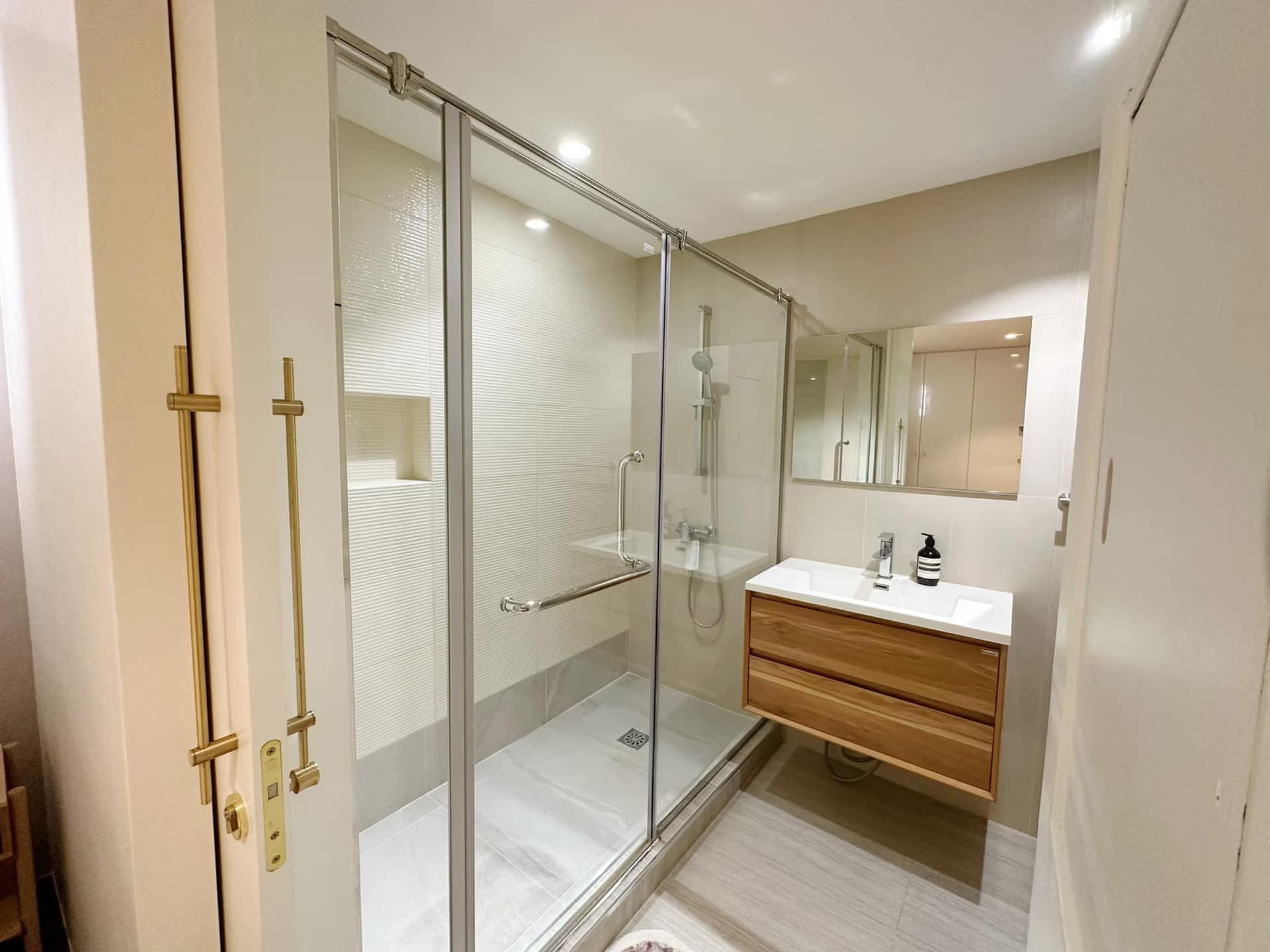 2 ห้องนอน Condo สำหรับ ขาย ใน วัฒนา - Image 10