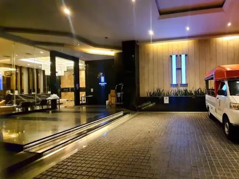 1 Bedroom Condo