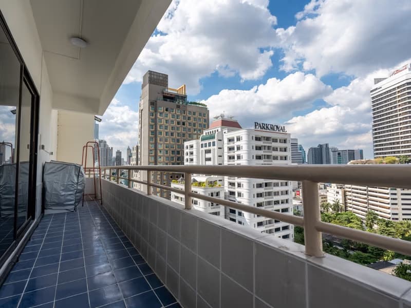 Condo for Rent at Saranjai Mansion