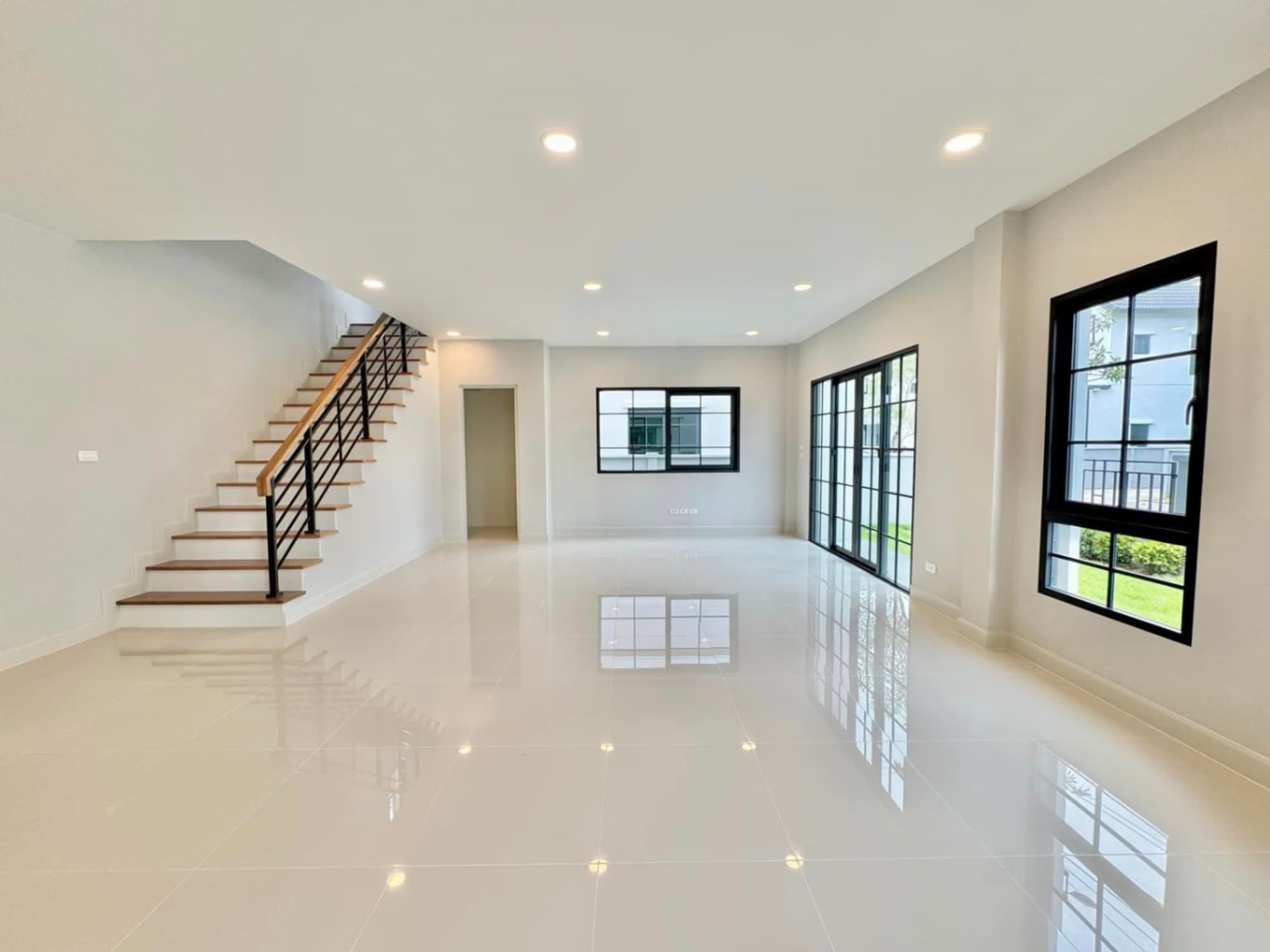 4 Bed House for Sale in Bang Phli, Samut Prakan - Image 3