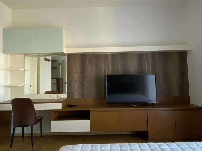 Condo for Rent at Noble Reveal