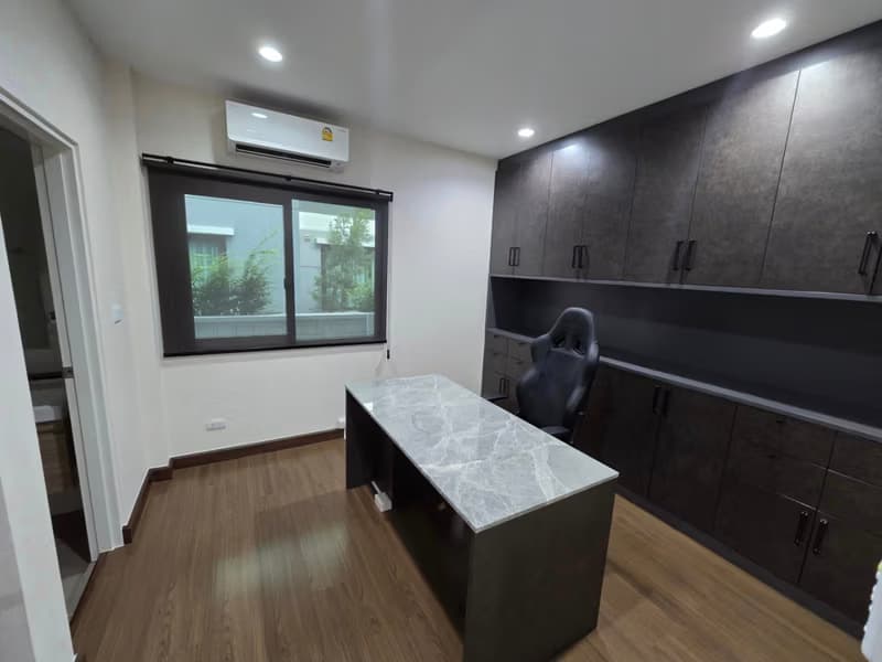 4 Bed House for Sale in Saphan Sung