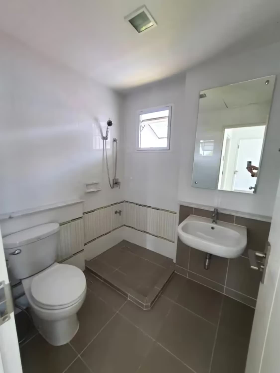 3 Bedroom House - Image 3