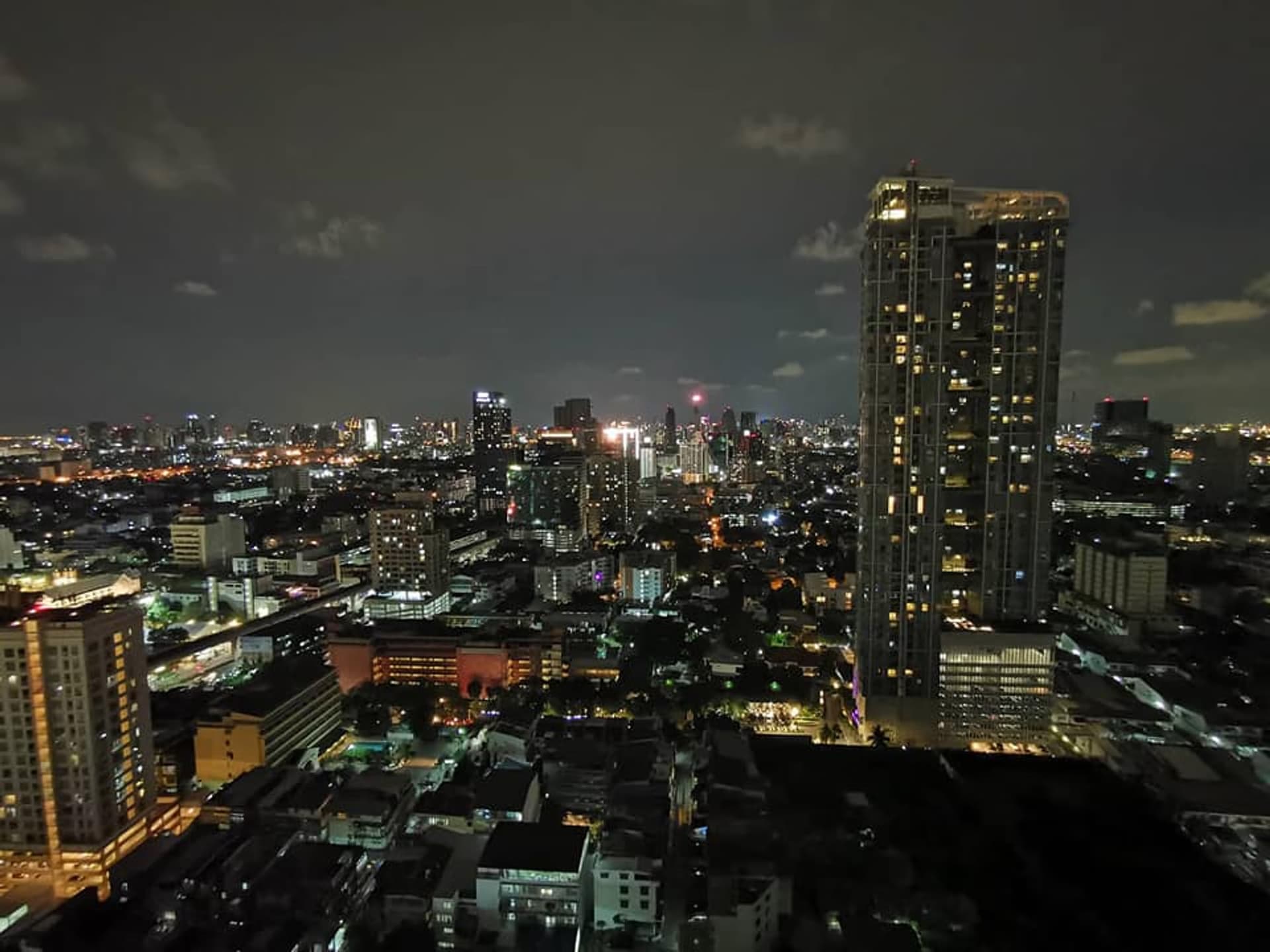 2 Bed Condo for Sale in Phaya Thai - Image 4