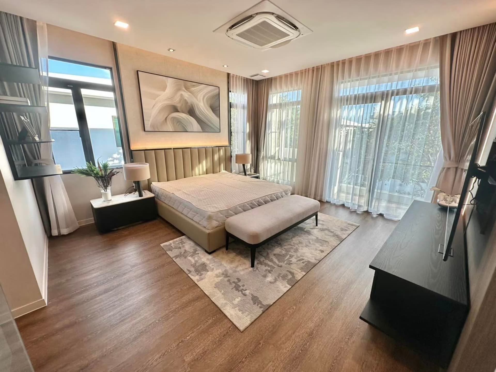 4 Bed House for Rent in undefined - Image 10