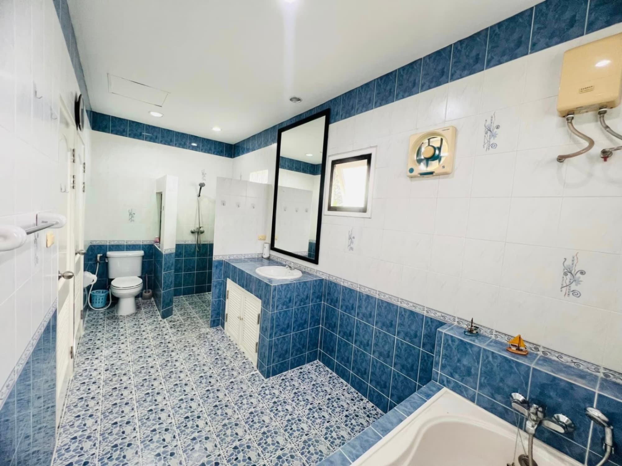 3 Bed House for Rent in Hang Dong - Image 8