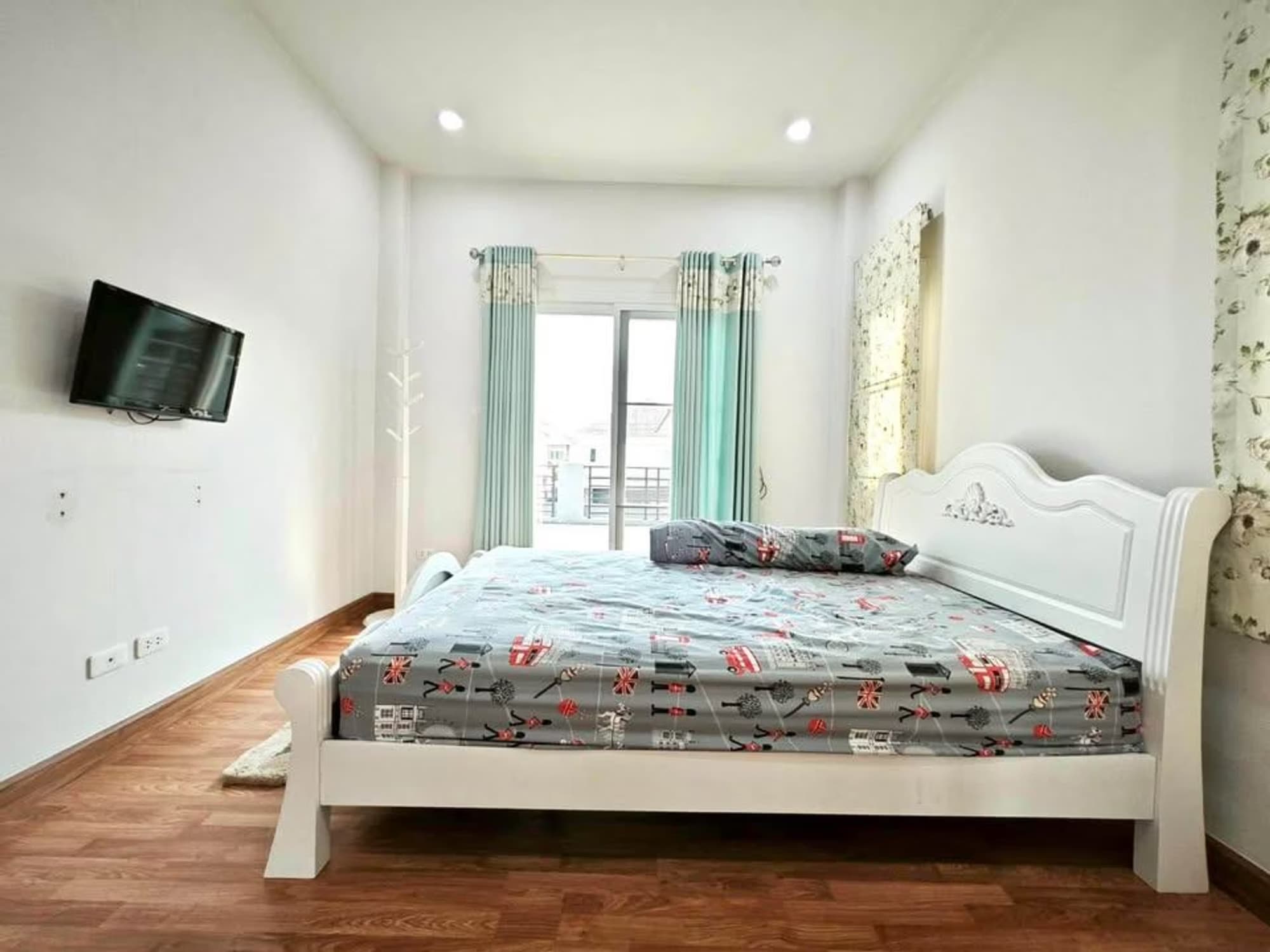 3 Bedroom House - Image 9