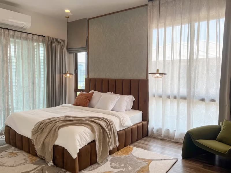 4 Bed House for Rent and Sale in Bang Kapi