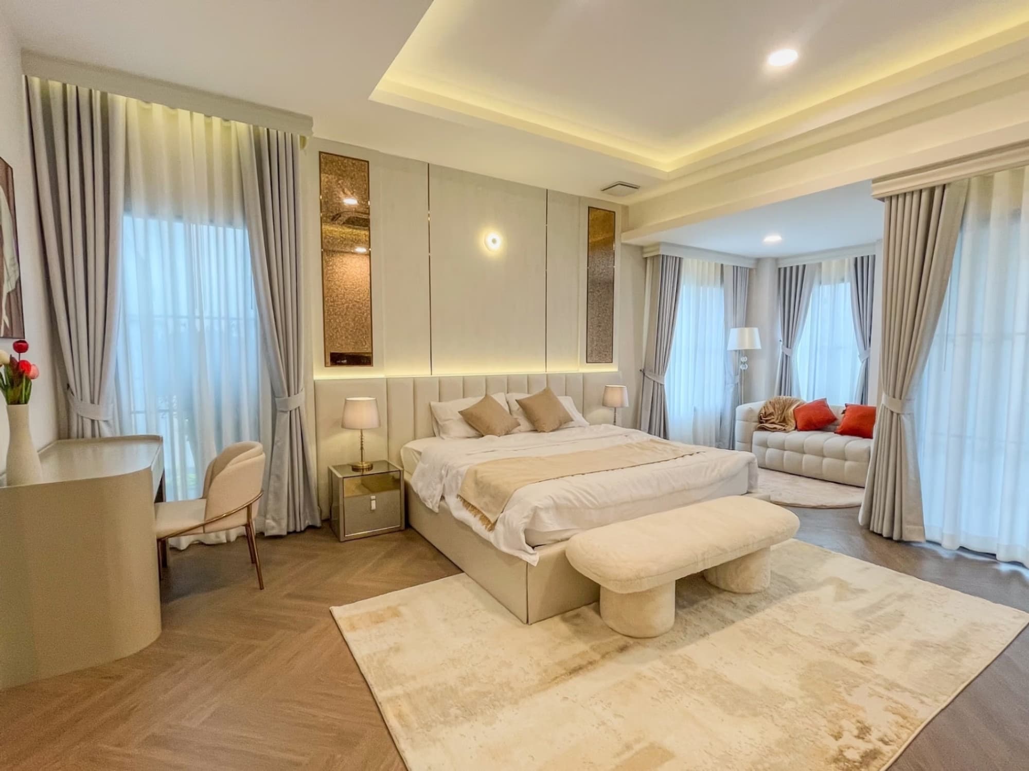 4 Bed House for Rent and Sale in Saphan Sung - Image 10