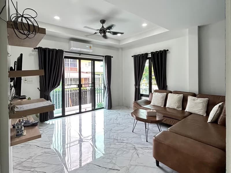 5 Bed House for Rent in Hang Dong