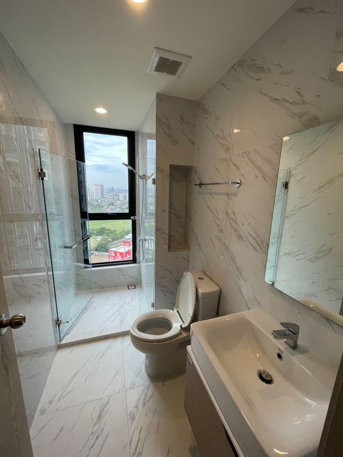 1 Bed Condo for Sale in Bangna - Image 5