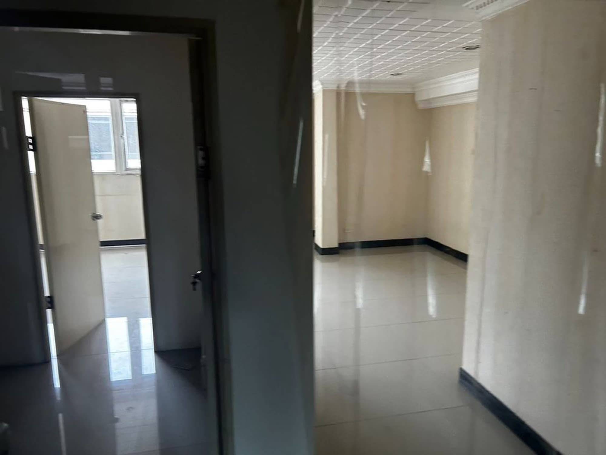 Commercial for Rent in Huai Khwang  - Image 6