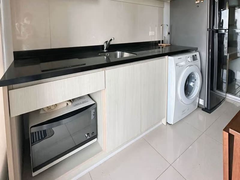 1 Bed Condo for Rent and Sale in Sathon