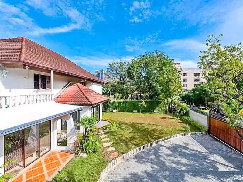 4 Bedroom House for Rent in Bang Na