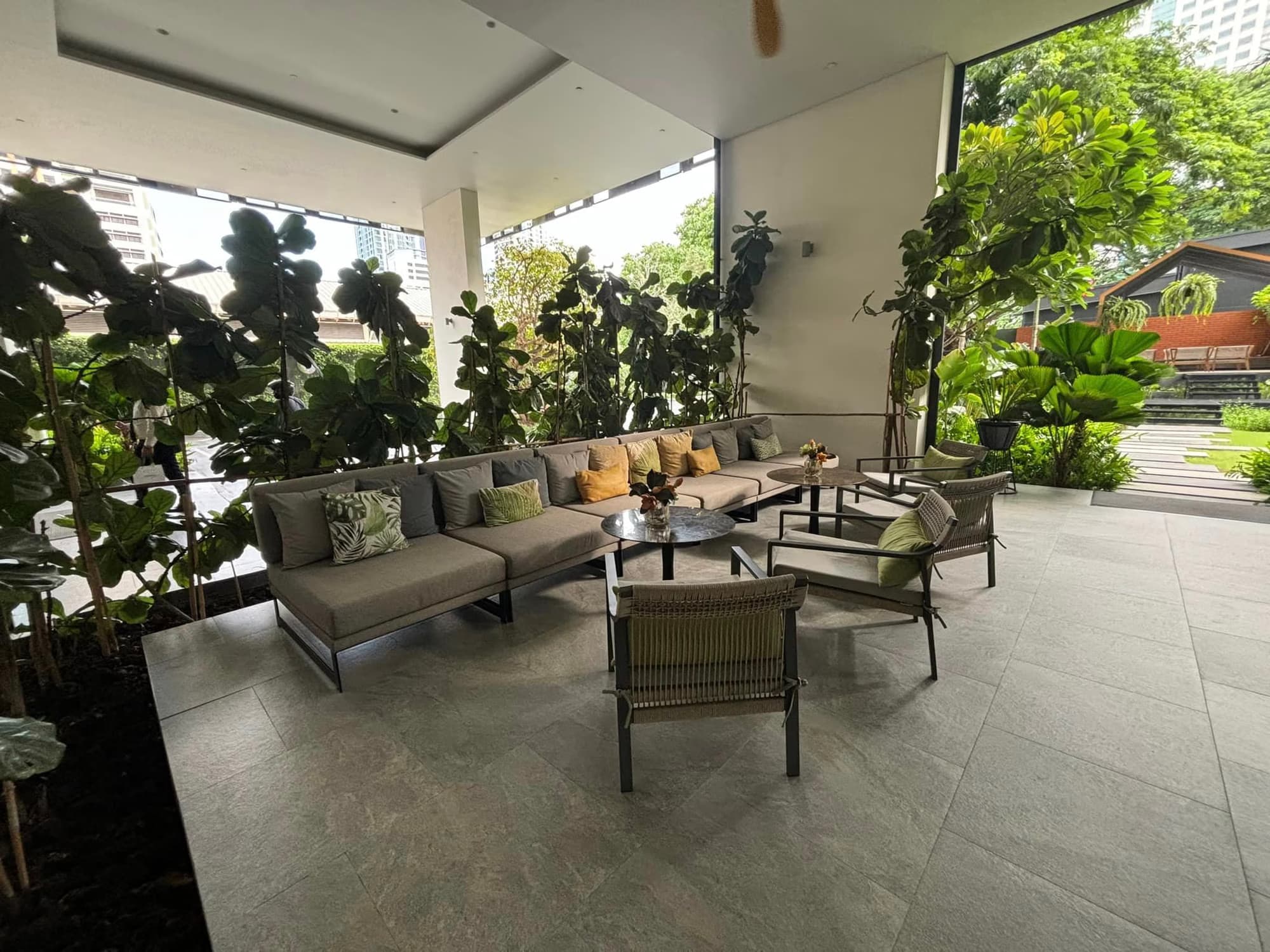 1 ห้องนอน Condo สำหรับ ขาย ใน บางรัก - Image 5