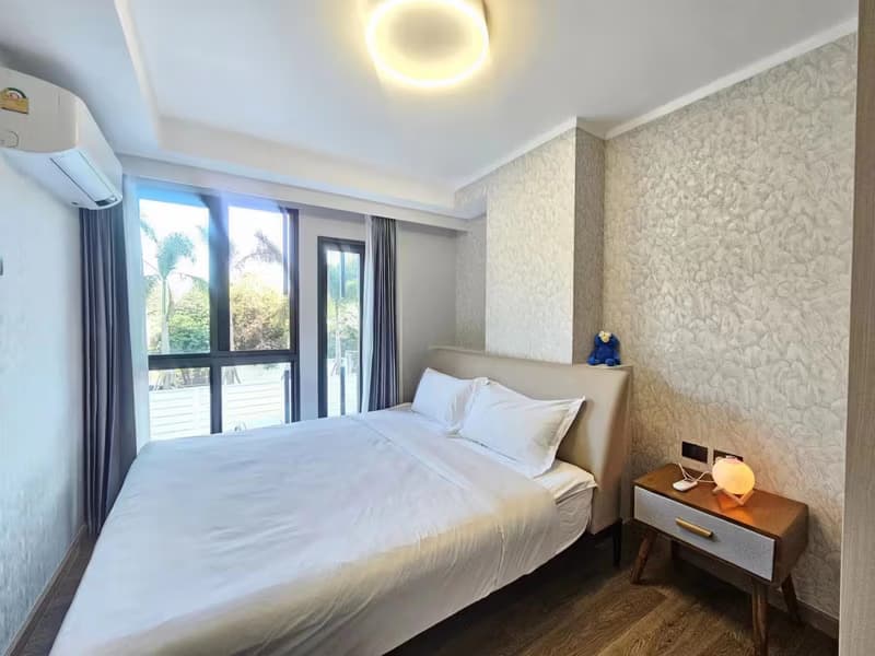 Condo for Rent at The One Condo