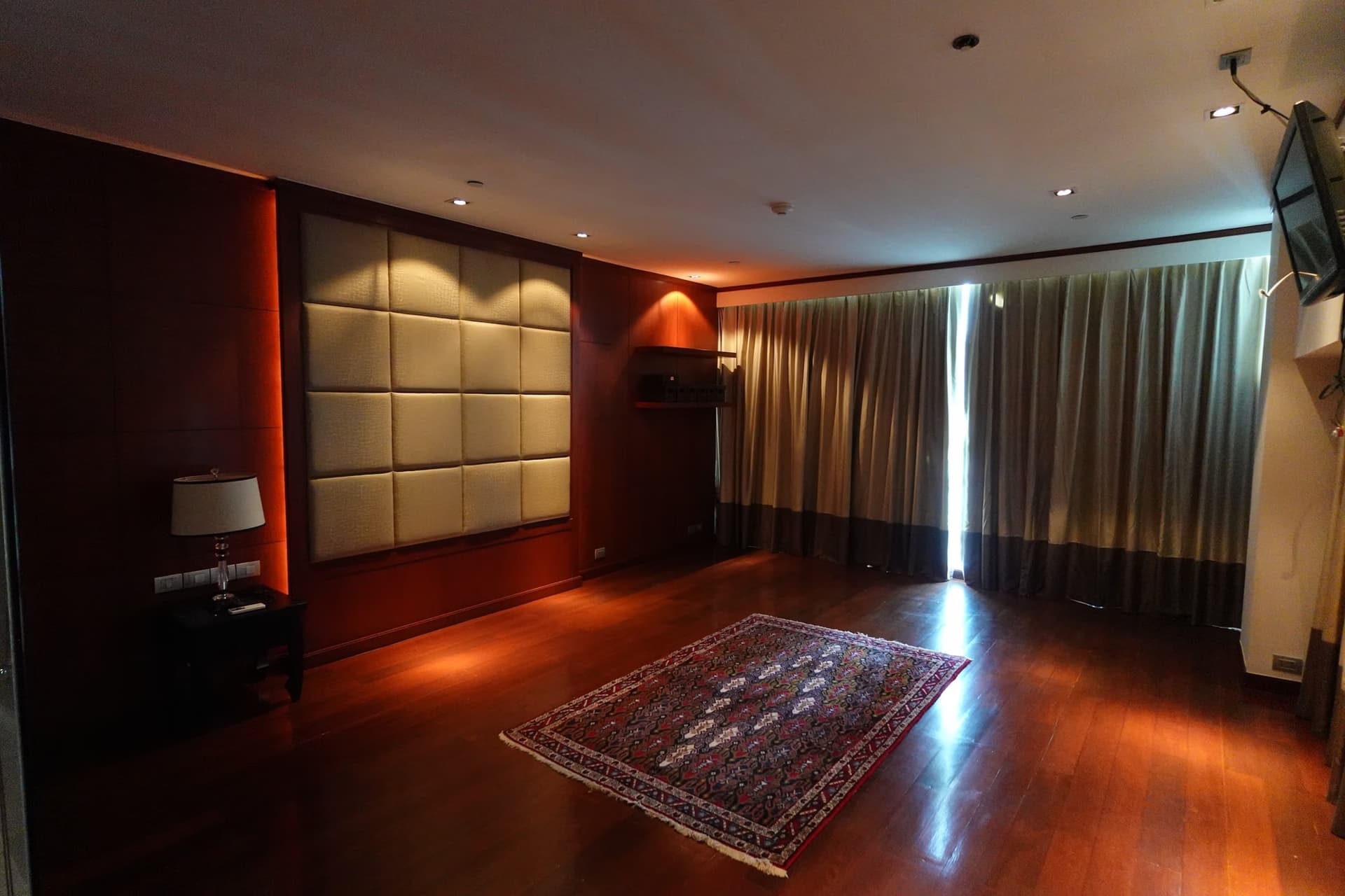 3 Bed Condo for Sale in Watthana - Image 8